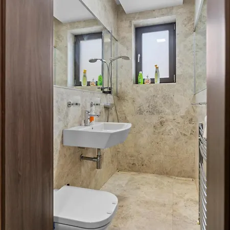 Ultra - Victory Avenue * Boekarest