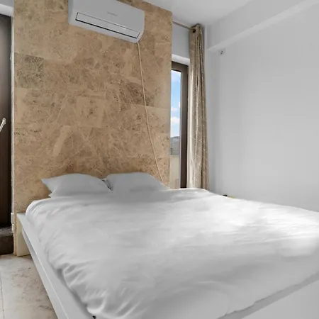 Ultra - Victory Avenue *